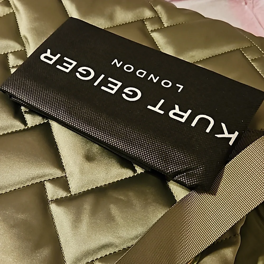 Tote - Picture 5 of 5
